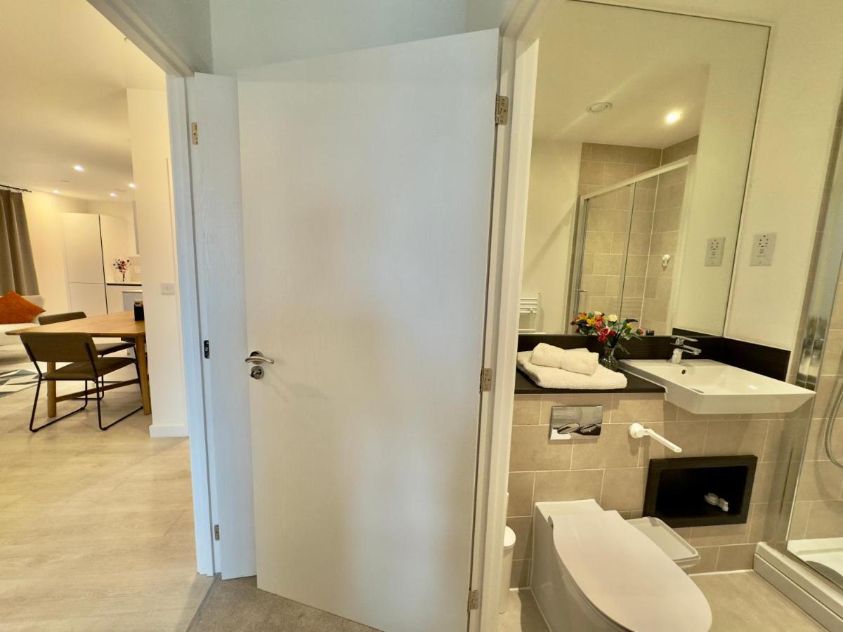 3Bedroom, 2Bathroom, Balcony,Luxury Flat Westfield London Luaran gambar