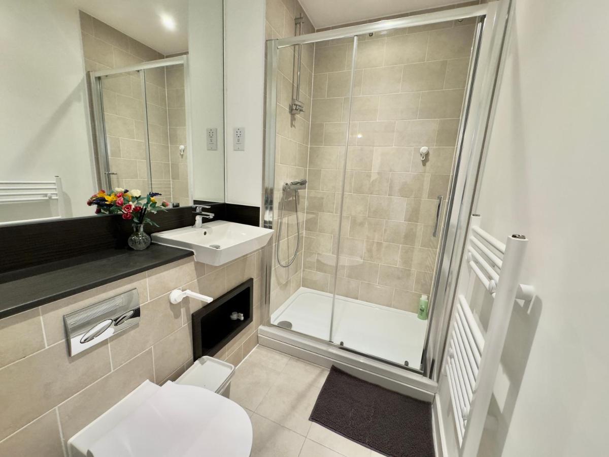 3Bedroom, 2Bathroom, Balcony,Luxury Flat Westfield London Luaran gambar